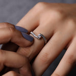 Load image into Gallery viewer, Evelyn Solitaire Ring.
